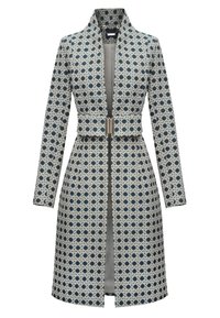 Płaszcz wzorzysty z niebieskim i beżowym geometrycznym wzorem, długimi rękawami, kołnierzem stójkowym oraz paskiem w talii z metalowym akcentem.