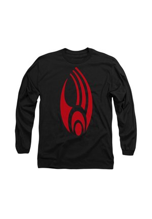 Schwarzes Langarmshirt mit einem großen roten Grafikelement, das Flammen oder Kurven ähnelt, in glatter Textur und lässiger Passform.