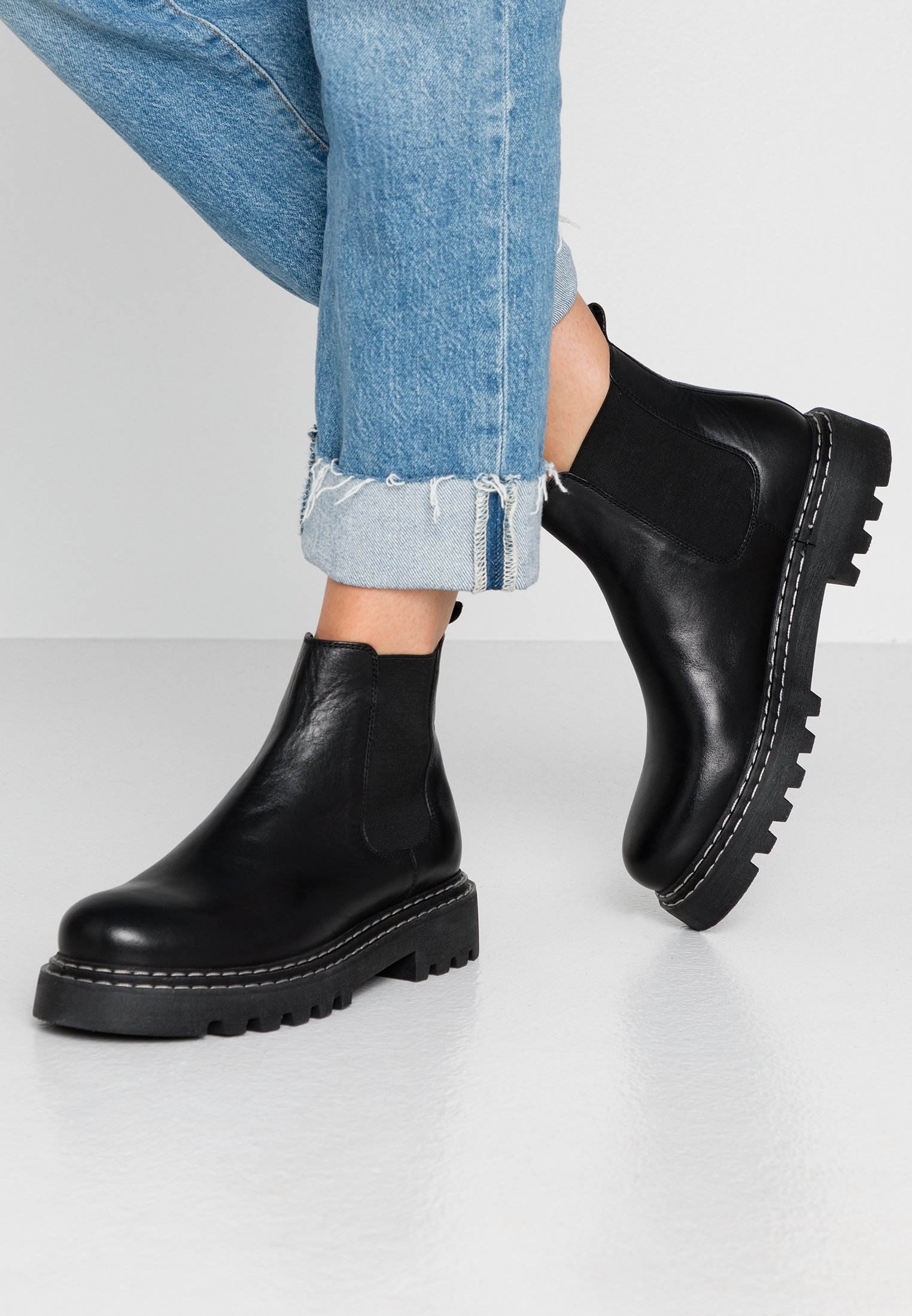 Even&Odd LEATHER CHELSEA BOOTIE Enkellaarsjes met LEATHER BOOTIE Enkellaarsjes met plateauzool black