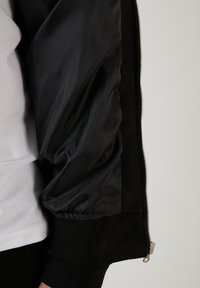 Buratti REGULAR FIT - Bombertakki - black