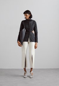 April & Alex TARA - Πουκαμίσα με κουμπιά - black