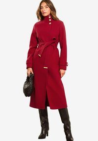 Lipsy REGULAR FIT - FUNNEL NECK BELTED - Klassisk kappa / rock - red