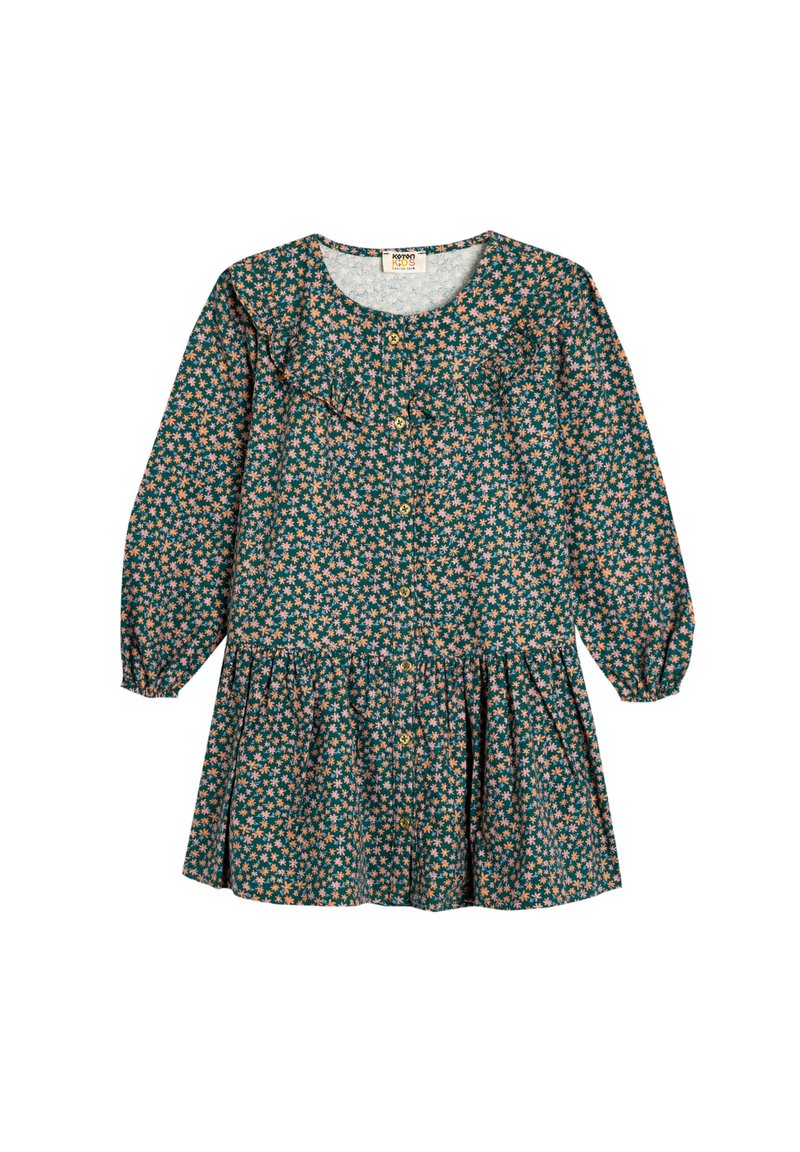 Vestido floral con fondo verde oscuro, pequeñas flores rosas y blancas, mangas largas, cuello con volantes y cierre de botones.