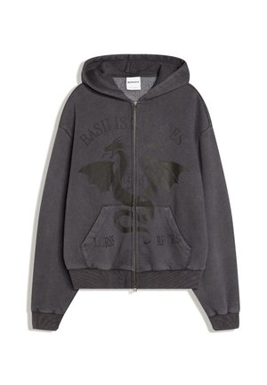 Sötétszürke cipzáras kapucnis pulóver kapucnival, elülső zsebekkel, bordás mandzsettákkal, és egy fekete sárkány grafikával, valamint szöveggel a mellkason.