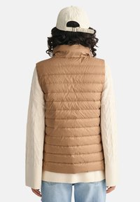 GANT Liivi - warm khaki