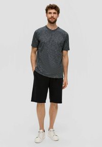 s.Oliver HENLEYAUSSCHNITT - T-shirt basic - schwarz