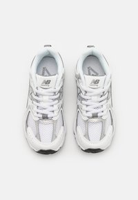 New Balance 530 - Sportcipő - white