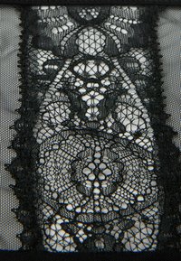 Intimissimi - Stringi