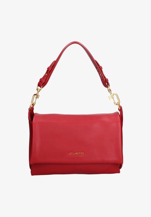 Rode leren handtas met gouden sluitingen en verstelbare schouderriem, voorzien van een gevouwen klep en een gouden "Custo" logo aan de voorkant.