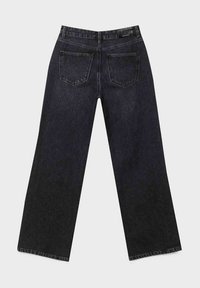 Črne denim hlače, širok kroj, pet žepov, izpostavljen šiv, močna zadrga, gladka tekstura, srednje visoki pas.