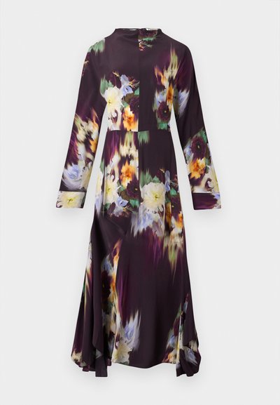 Rochie cu mânecă lungă dintr-un material violet închis, cu un model floral care include accente albe, galbene și verzi. Silueta evazată cu un decolteu rotund.