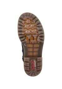 Schwarze Stiefel mit einer strukturierten Gummisohle, die ein Zickzackmuster aufweist, und einem auffälligen roten Logo. Glattes Obermaterial mit seitlichen Akzenten.