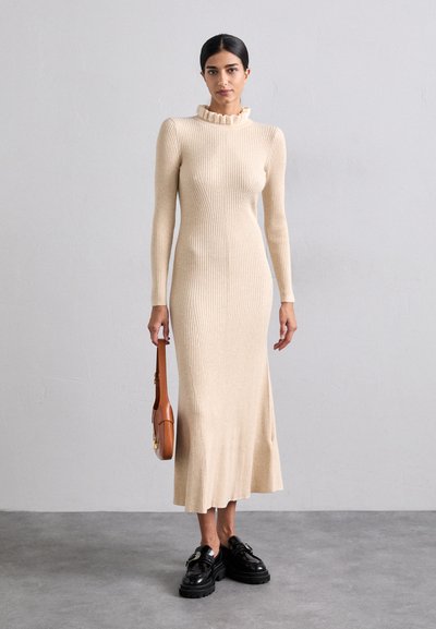 sandro Dolga obleka - beige