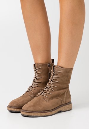 Tamaris BOOTS - Plateaustiefelette - taupe