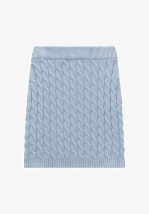 Spódnica o splocie w kolorze jasnoniebieskim, z teksturowanym wzorem i ściągaczem w pasie. Długość spódnicy kończy się powyżej połowy uda.