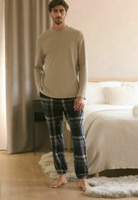 Next SET - REGULAR FIT - Pyžamo - black neutral check