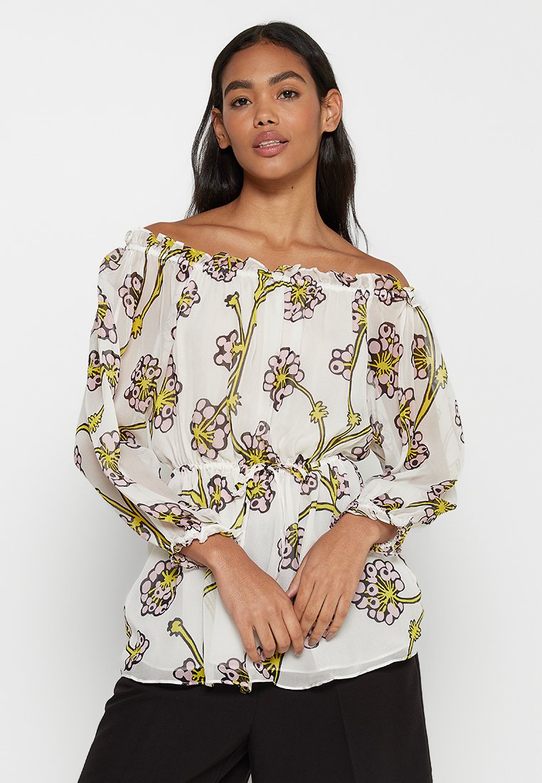 Diane von Furstenberg Blouse wit Diane von Furstenberg Blouse wit