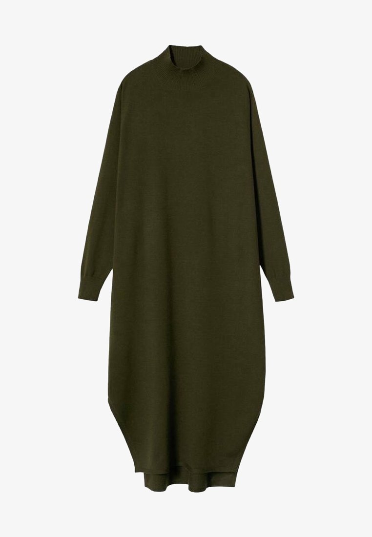Robe-pull longue en maille vert olive avec manches longues et col montant rond, dotée d'une coupe décontractée et d'un ourlet asymétrique.