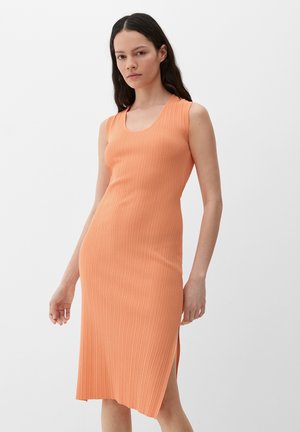 MIT STRUKTUR - Strickkleid - mango