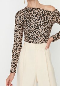 Trendyol Långärmad tröja - brown