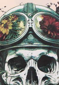 Grafisch T-shirt met een schedelontwerp versierd met bloemen in spiegelende aviatorbril, gedetailleerd in groen, zwart en levendige kleuren.