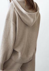 Massimo Dutti Kapuzenpullover - stone