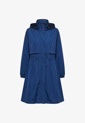 Sininen pitkä sadetakki hupulla, joustavalla vyötäröllä, nappi- ja vetoketjusuljenta edessä sekä joustavilla hihansuilla.