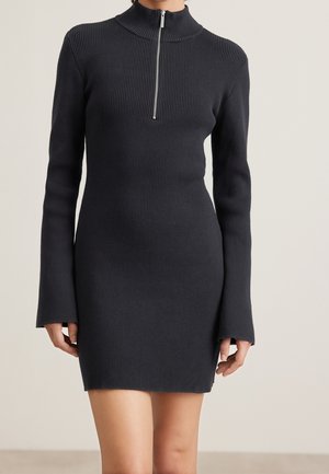 Gestuz Robe pull - black
