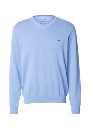 Hellblauer V-Ausschnitt-Pullover mit langem Arm, Rippbündchen an Ärmeln und Saum, kleines dunkelblau gesticktes Logo auf der Brust.