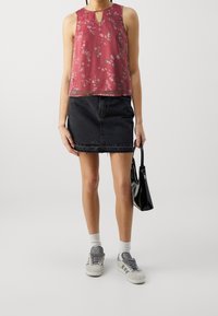 Vero Moda Blůza - red