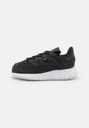 RETROPY F2 UNISEX - Baskets basses - core black/footwear white