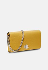 Lauren Ralph Lauren PEBBLED CROSSBODY TURN-LOCK TECH CASE - Borsa a tracolla - golden sun