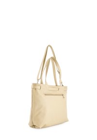 Beige læder tote taske med dobbelt håndtag, frontlomme med lynlås og tekstureret overflade. Minimalistisk design uden synlige hardware-detaljer.