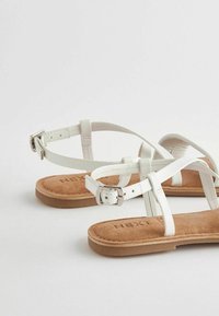 Next Riemensandalette - white