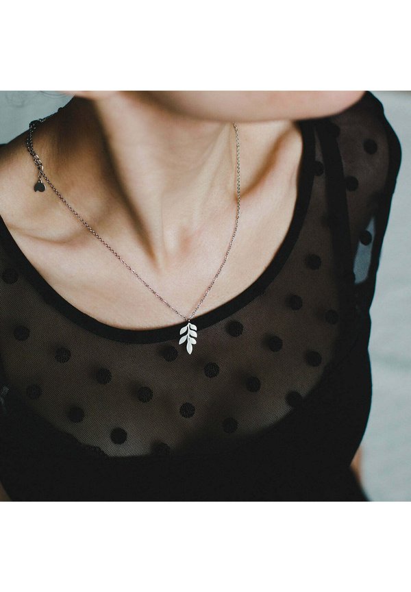 LEAF NECKLACE - Halskette - silberfarben