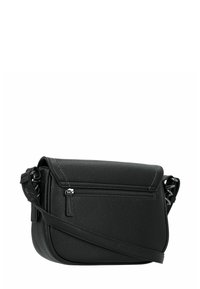 Schwarze Leder-Umhängetasche mit strukturiertem Finish, Klappenverschluss, vorderer Reißverschlusstasche und verstellbarem Tragegurt. Weiche Kanten, kompakte rechteckige Form.
