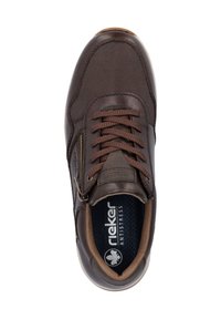 Bruna läder- och nät-sneakers med texturerad yta, rund tå, snörning och sidodragkedja. Har en blå innersula med "Antistress"-märkning.