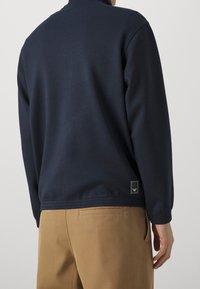 Emporio Armani Mikina na zip - dark blue