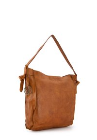 Braune Leder-Schultertasche mit einer weichen, glatten Textur. Verfügt über einen einzelnen Tragegurt, einen Reißverschluss und ein metallisches Logo-Detail an der Seite.