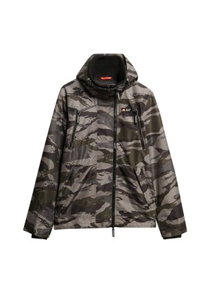 Veste à motif camouflage dans des tons de gris et de vert, dotée d'une fermeture éclair à l'avant, d'une capuche et de plusieurs poches. Fabriquée en tissu léger et durable.