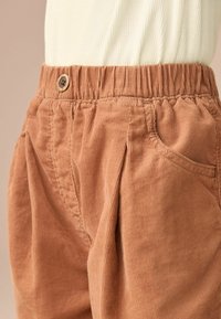 Unausgewählt, tan brown