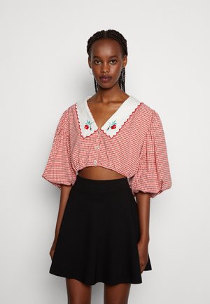 GOSSIP GINGHAM CROP - Paitapusero - red