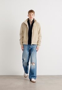 GANT HAMPSHIRE JACKET - Poletna jakna - concrete beige