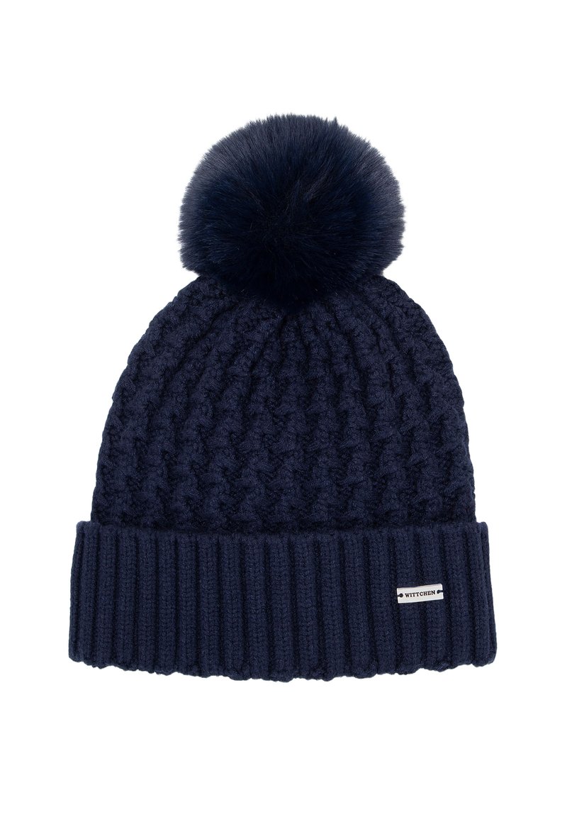 Námořnická pletená čepice s výrazným vzorem, žebrovaným lemem a velkým načechraným bambulí na vrchu. Na lemu je malá štítek s logem značky.