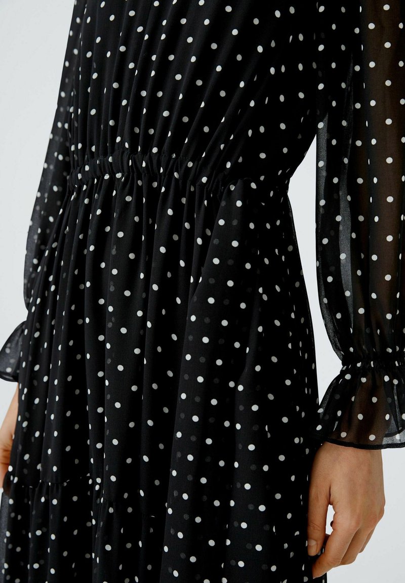 Oui Maxi dress - black offwhite/black - Zalando