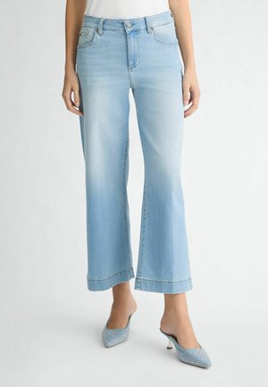 Vaqueros a campana - blue denim