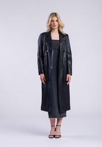 Freaky Nation Abrigo clásico - black