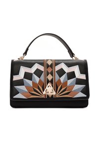 Bolso de mano de cuero negro con patrones bordados geométricos en azul, marrón y malva, con un acento triangular en oro rosa y asa superior.