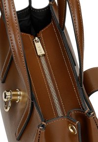 Wojas Handtas - brązowy