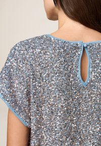 Oltre PAILLETTES - Bluse - azzurro